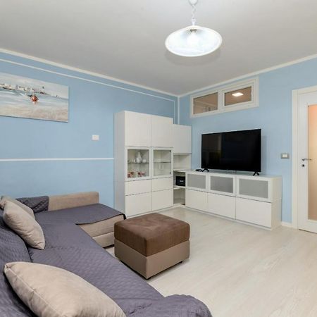 My Desenzano Holiday Apartment เดเซนซาโนเดลการ์ดา ภายนอก รูปภาพ