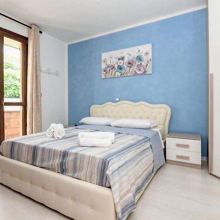 My Desenzano Holiday Apartment เดเซนซาโนเดลการ์ดา ภายนอก รูปภาพ