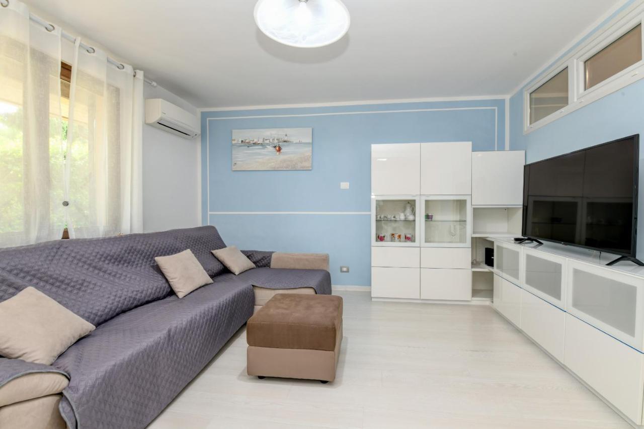 My Desenzano Holiday Apartment เดเซนซาโนเดลการ์ดา ภายนอก รูปภาพ